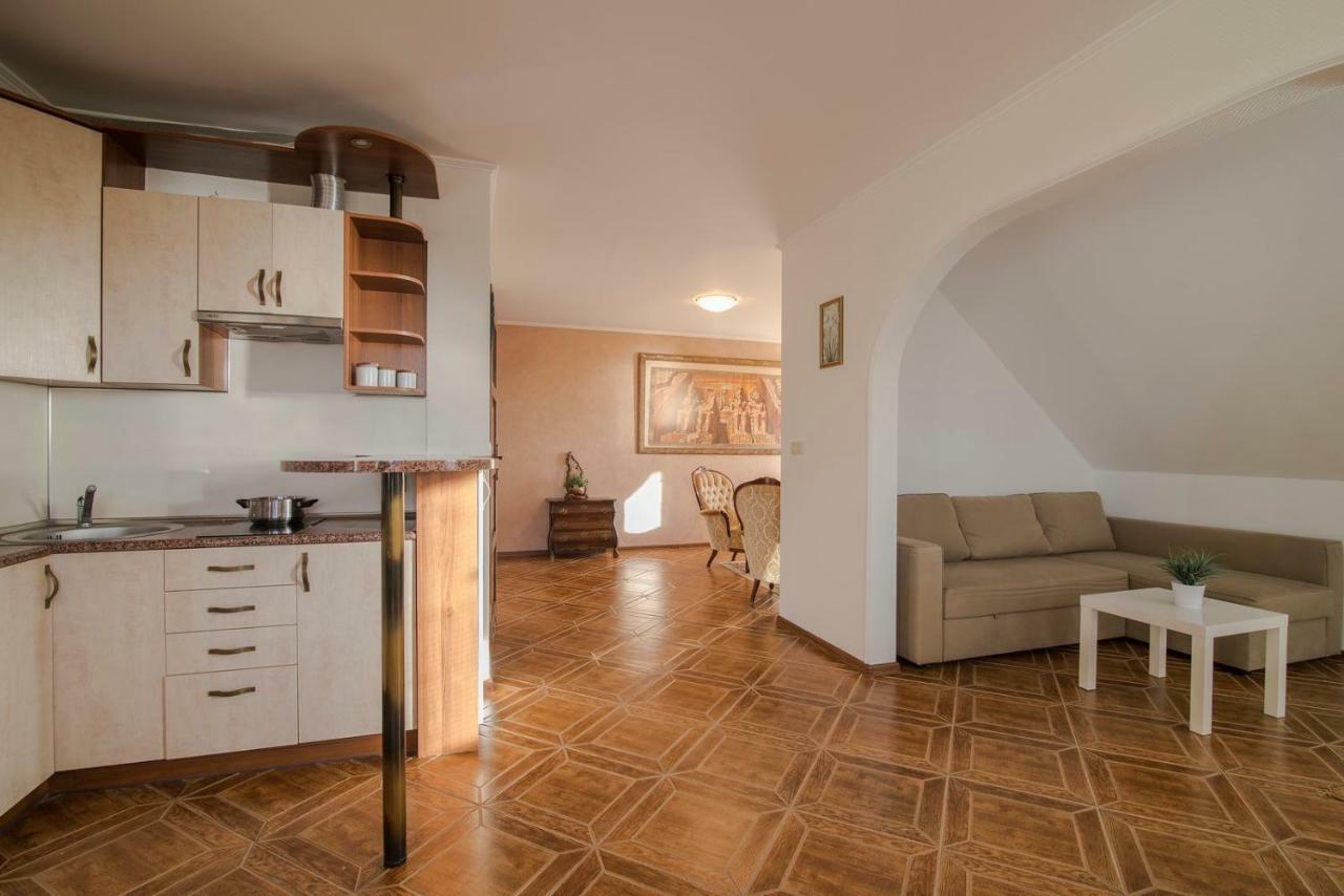 Pionow Rodzinne Apartamenty Urocza 10 Krynica Morska Exterior foto