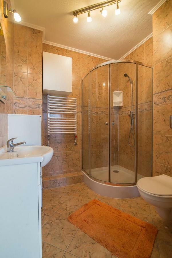 Pionow Rodzinne Apartamenty Urocza 10 Krynica Morska Exterior foto